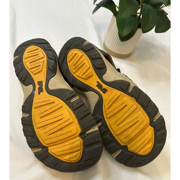 TEVA Manatee Hiking Outdoor Comfort Sandal Closed Toe Shoe Youth Olive Size 4 - Picture 5 of 5